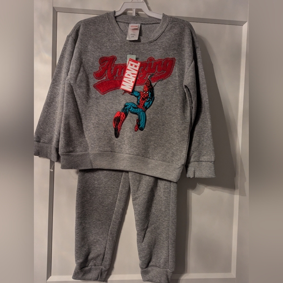 Three Marvel Spiderman Sets, Blue/Grey/Beige (All three) - Picture 5 of 13